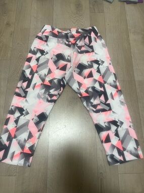 3/$20- Athletic Works Pink, Black & White Geometric Capri Leggings